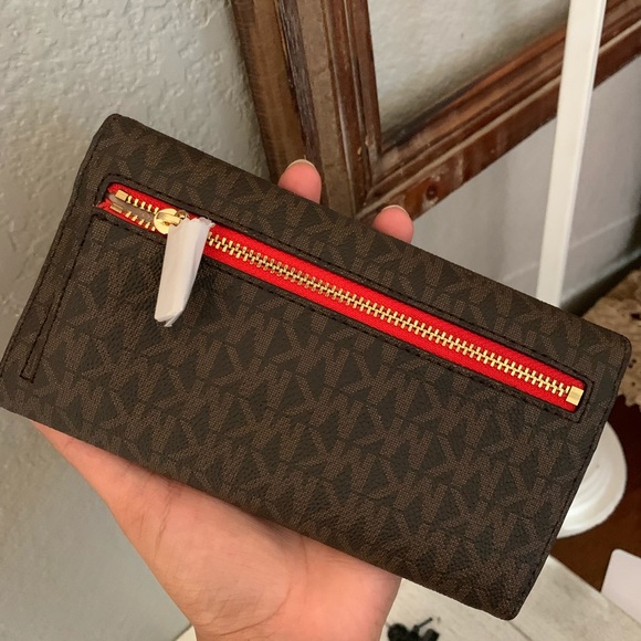 New Mk ❤️ Jet set large travel trifold wallet - Picture 2 of 6